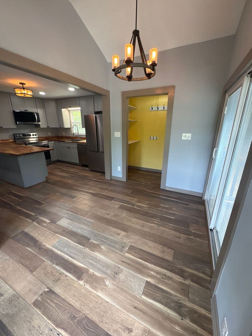 Lenoir House: 2050 Blowing Rock Blvd