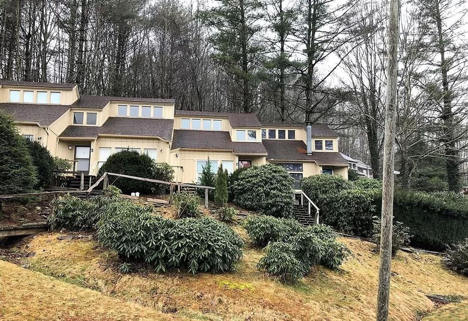 Banner Elk Apartment: 196 Trout Pond Lane
