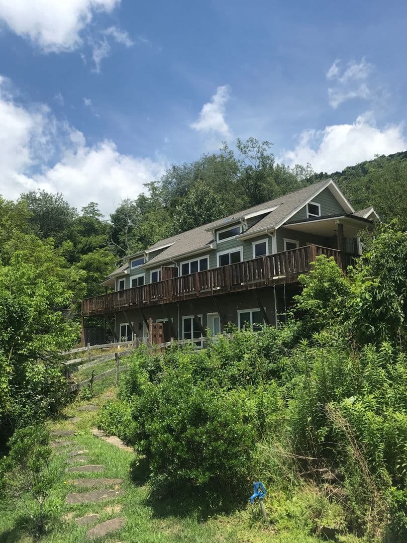 Boone Apartment: 125 Sun Haven Lane