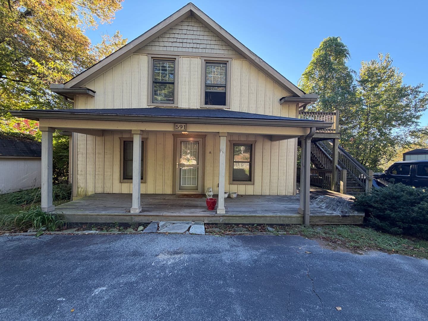 Blowing Rock Apartment: 591 Main Street