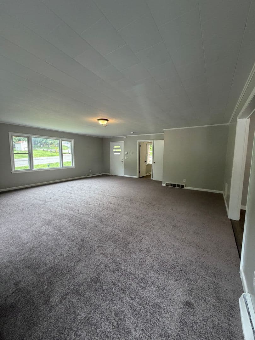 Boone House: 196 Perkinsville Drive