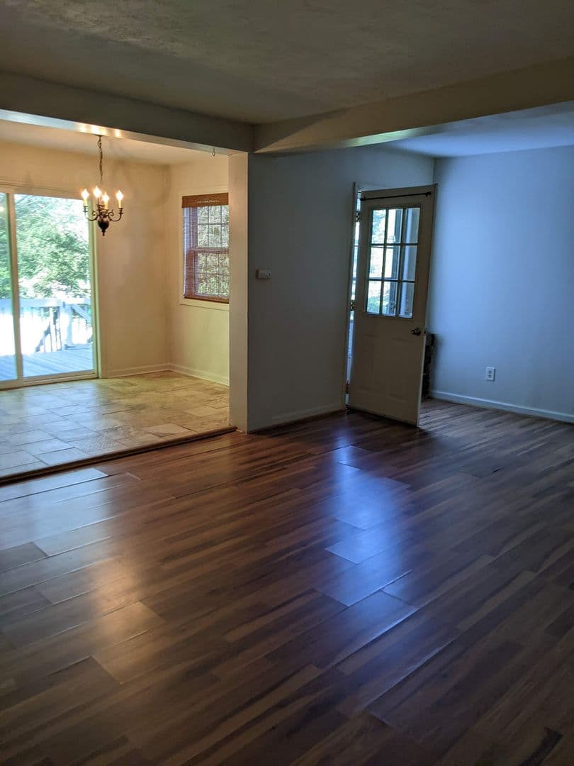 Blowing Rock House: 726 Middle Fork Road