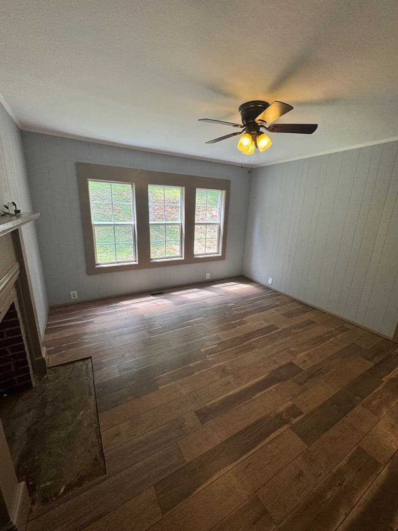 Lenoir House: 2050 Blowing Rock Blvd
