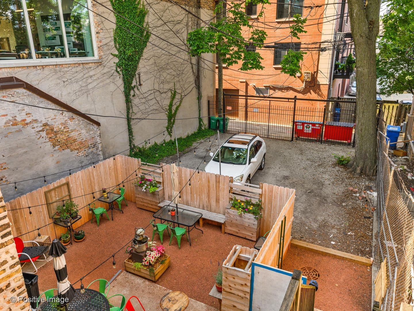 Chicago Apartment: 1618 W Chicago