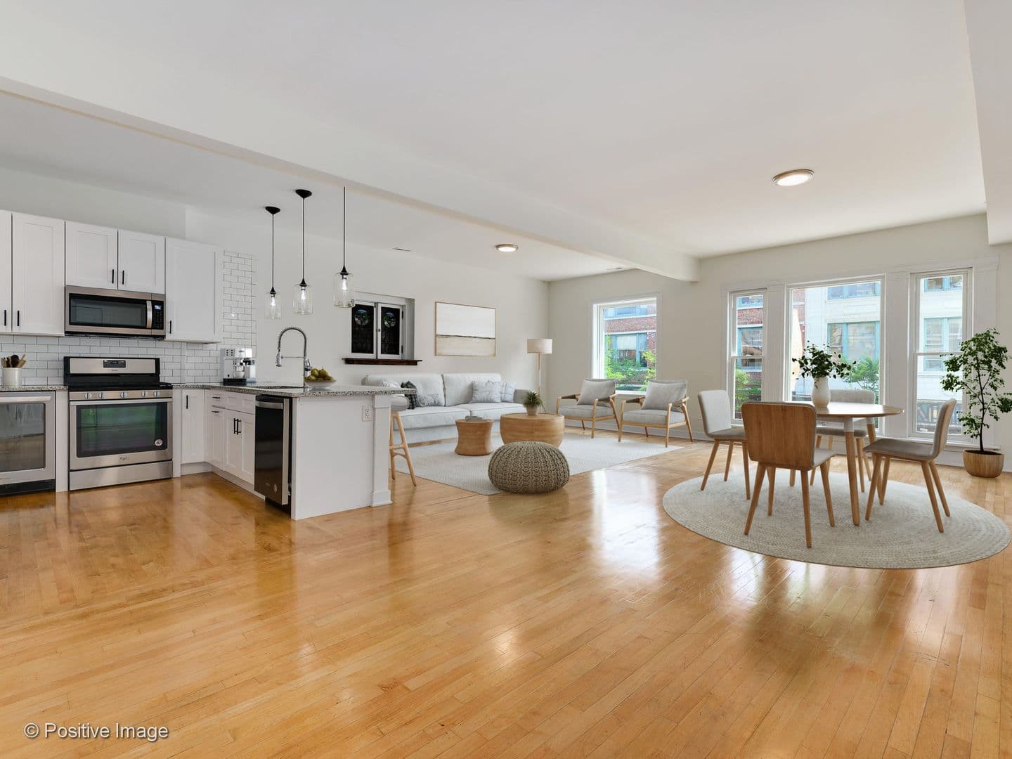 Chicago Apartment: 1618 W Chicago