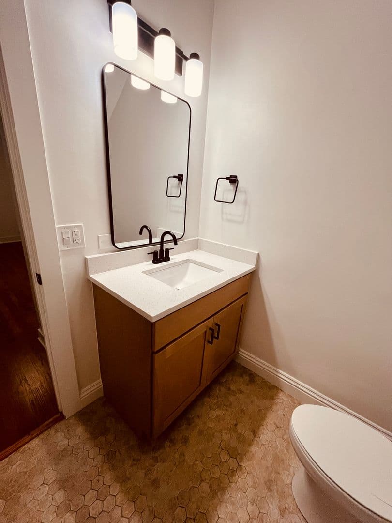 Chicago Apartment: 2306 N. Hoyne