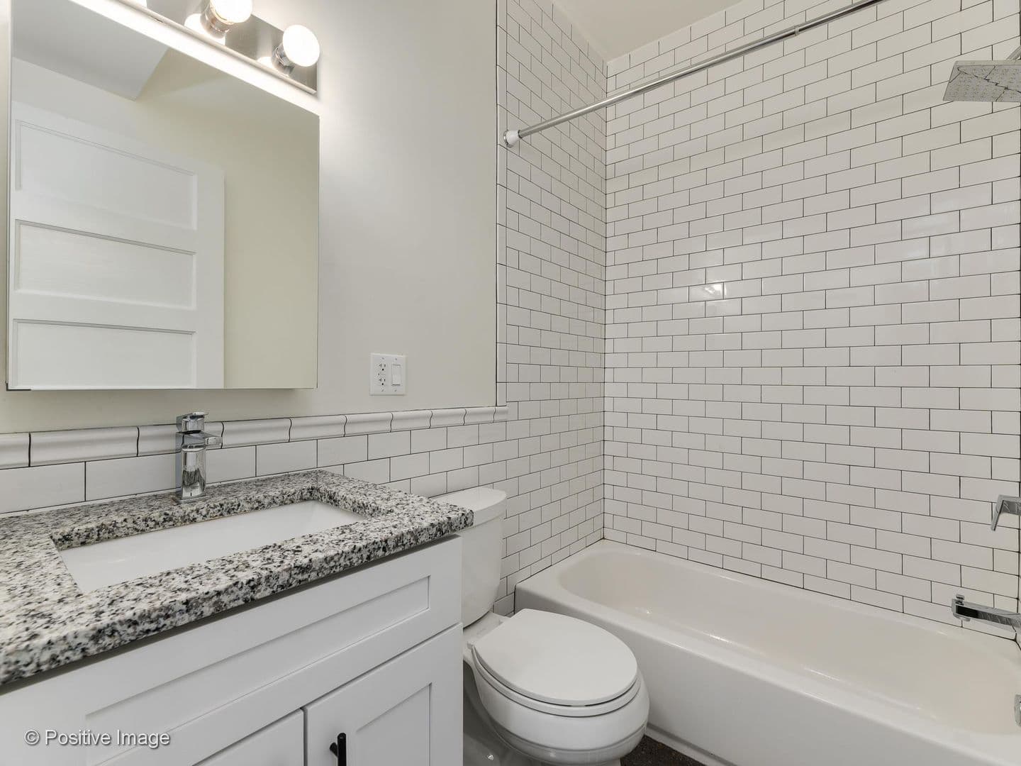 Chicago Apartment: 1618 W Chicago
