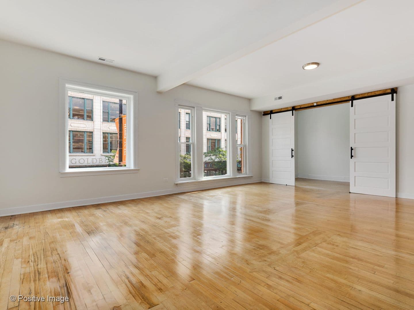 Chicago Apartment: 1618 W Chicago