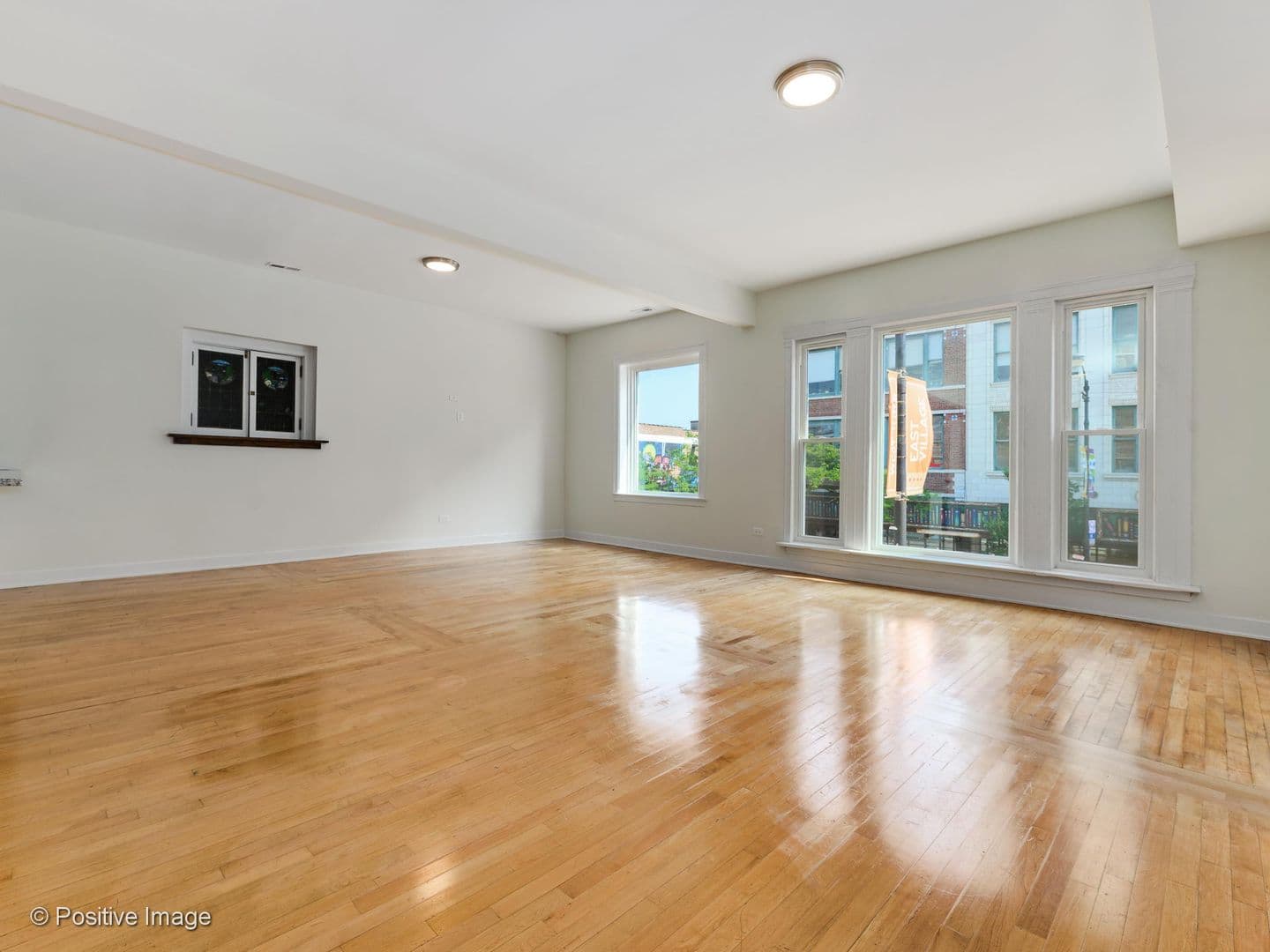 Chicago Apartment: 1618 W Chicago
