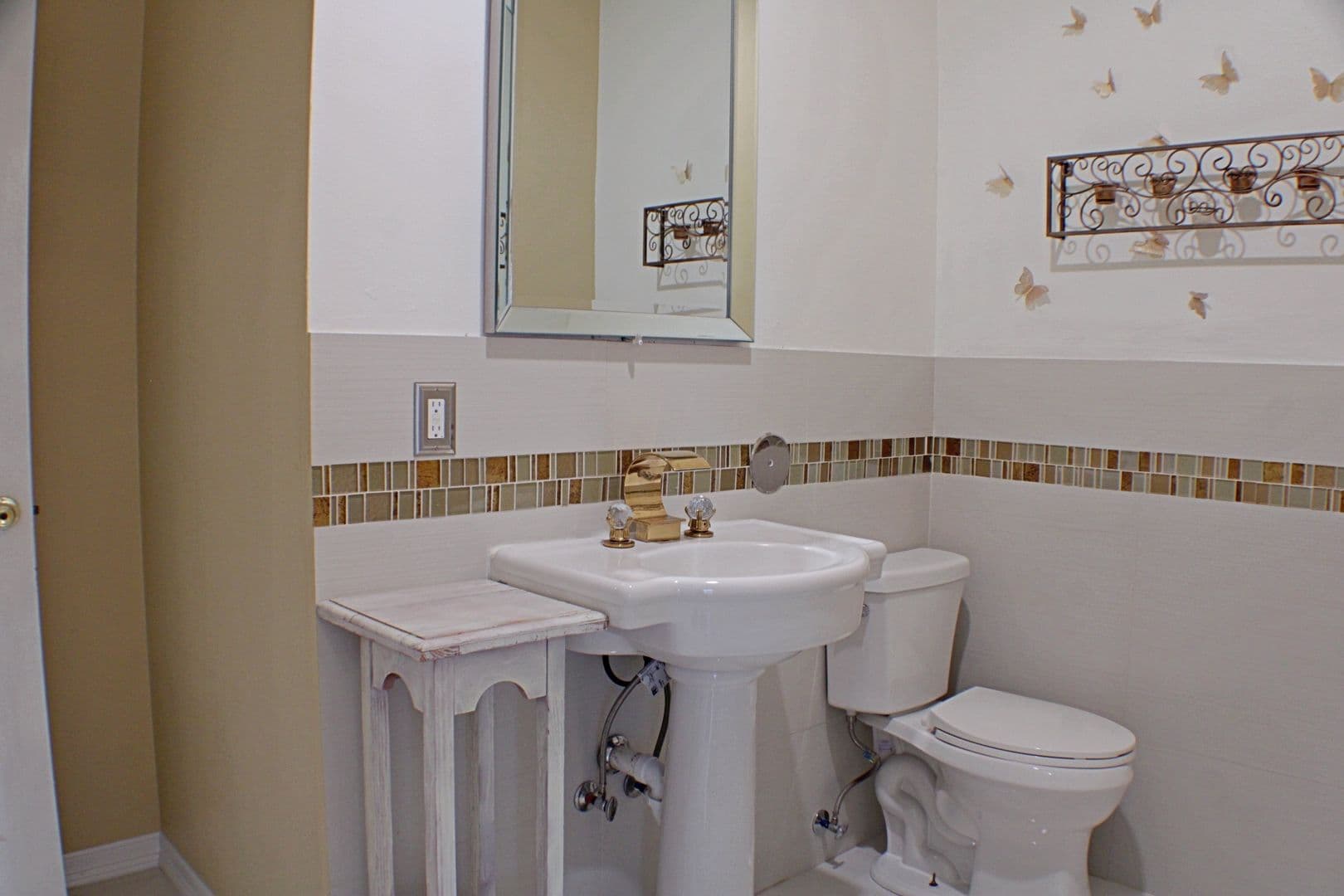 El Paso House: 6244 Kings Bridge Dr