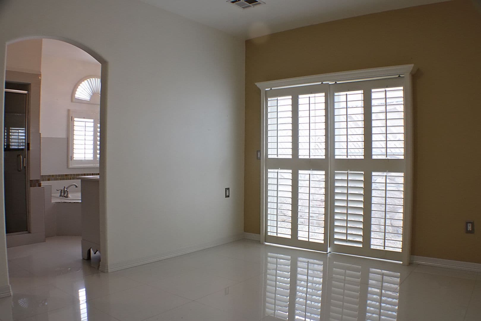 El Paso House: 6244 Kings Bridge Dr