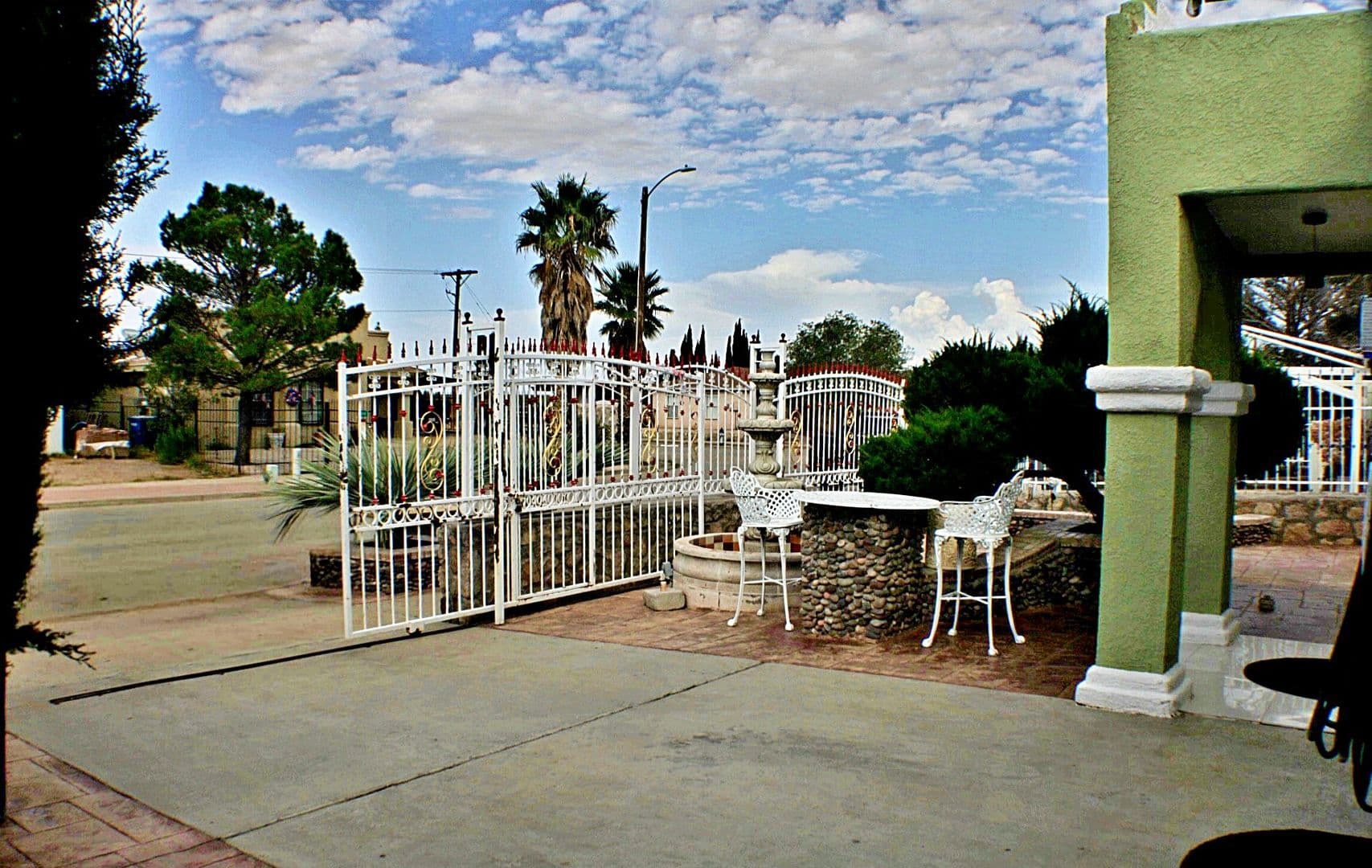 El Paso House: 6244 Kings Bridge Dr