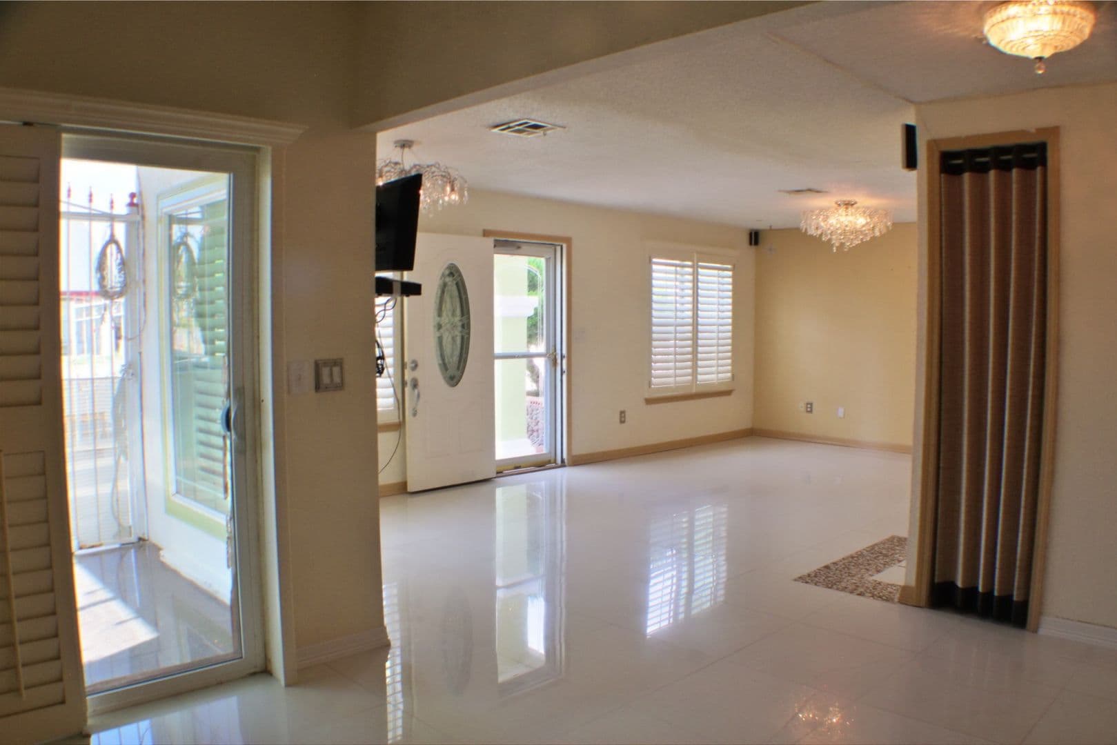 El Paso House: 6244 Kings Bridge Dr