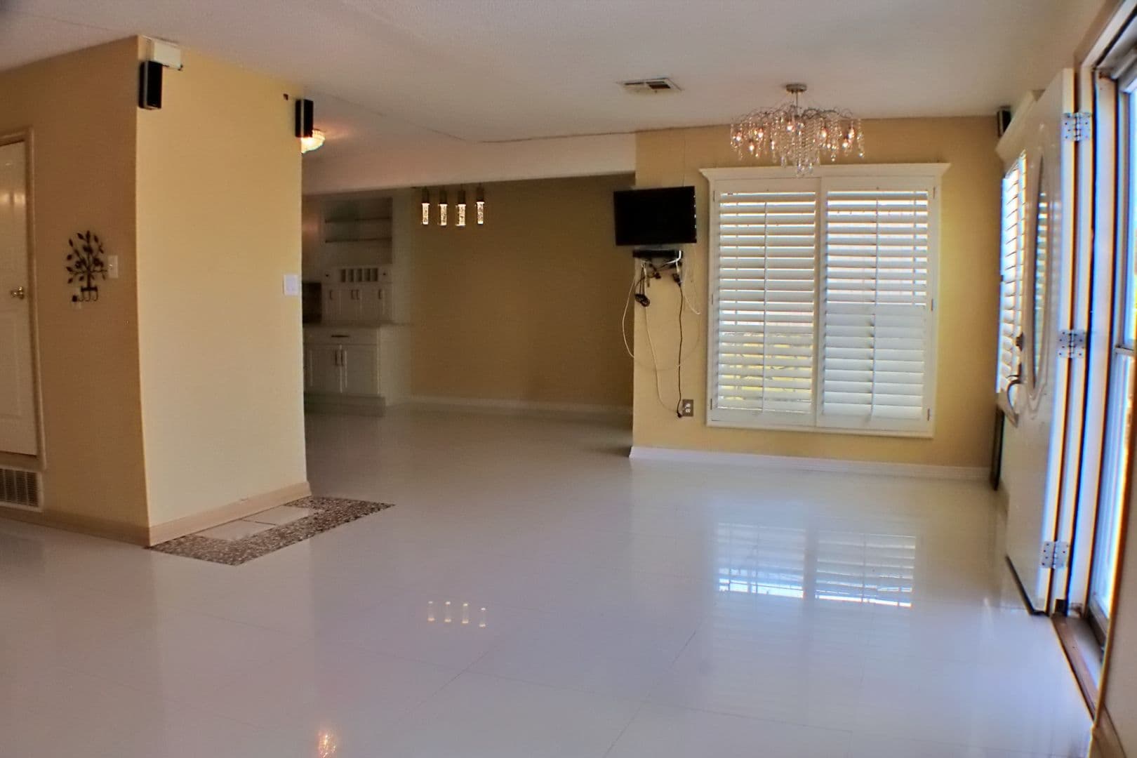 El Paso House: 6244 Kings Bridge Dr