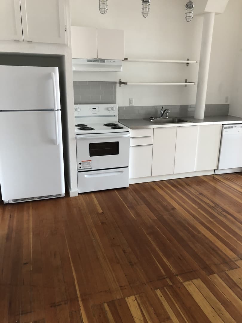 El Paso Apartment: 120 S. Stanton St.