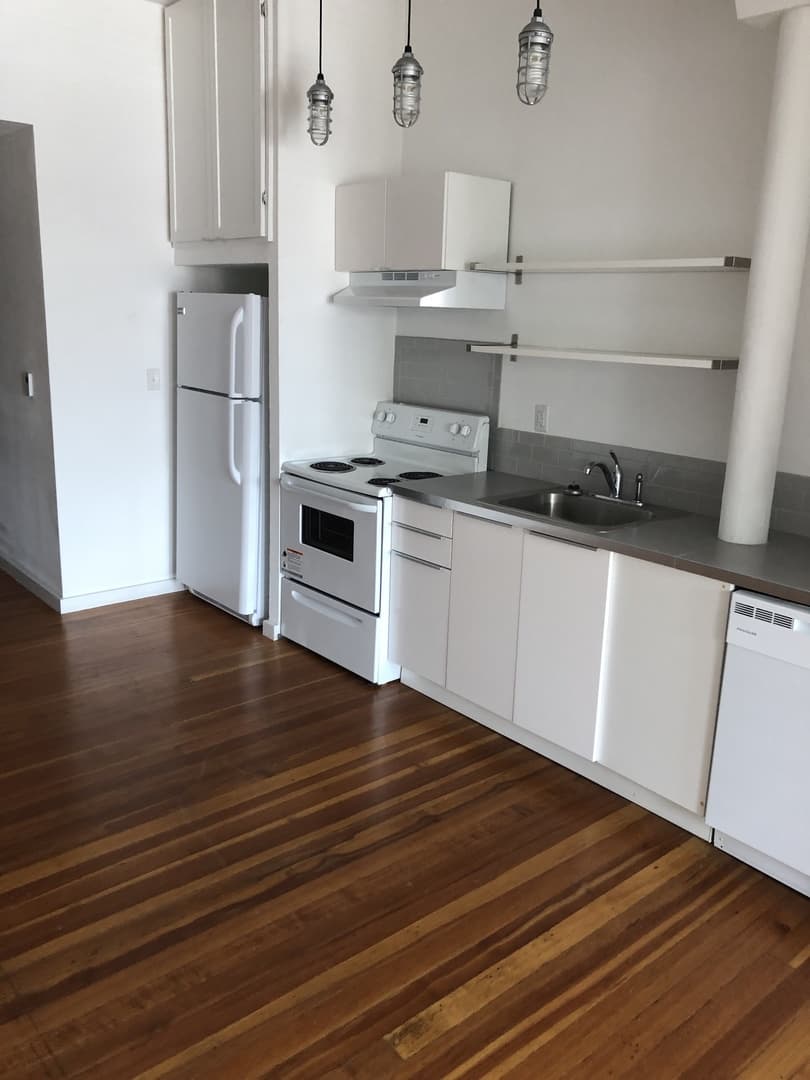 El Paso Apartment: 120 S. Stanton St.
