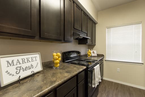 El Paso Apartment: 500 S Yarbrough Drive