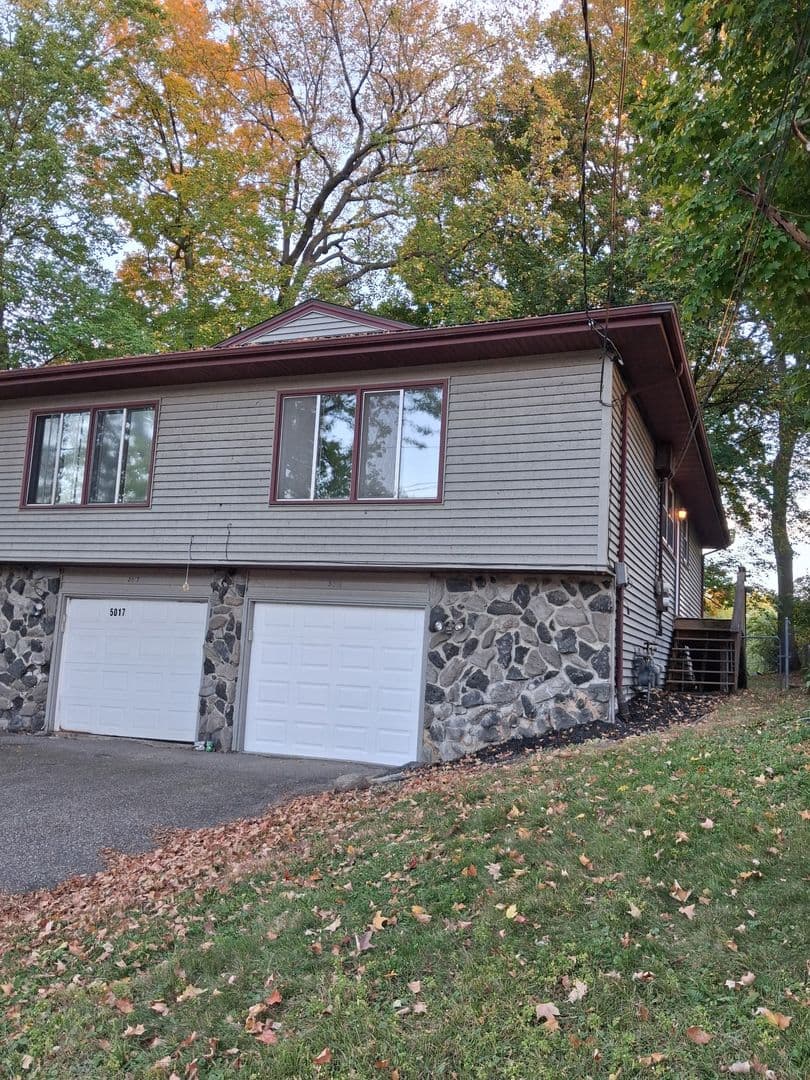 Mound House: 5019 Shoreline Drive