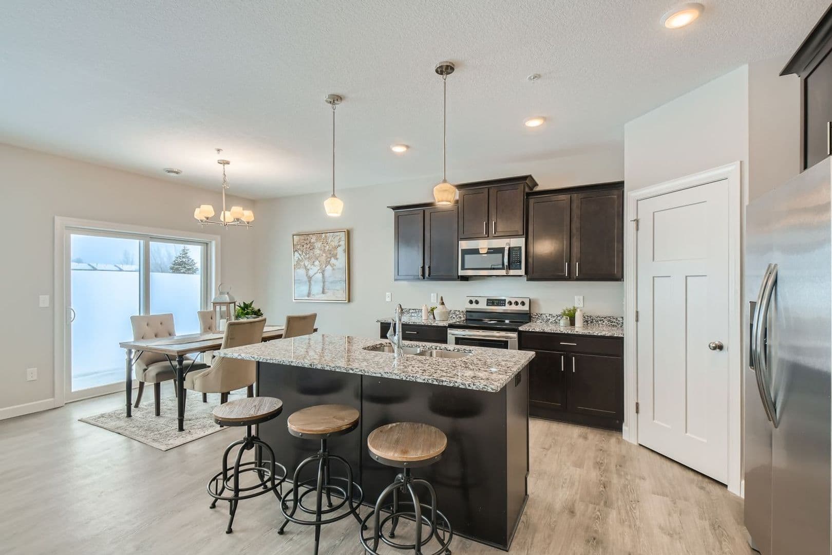 Cambridge House: 2132 Cleveland Lane South