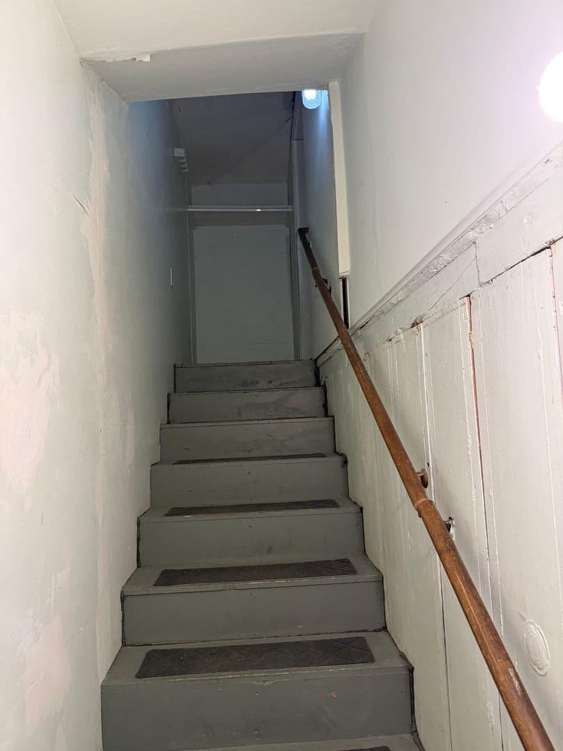 Redmond House: 947 SW 14th Street