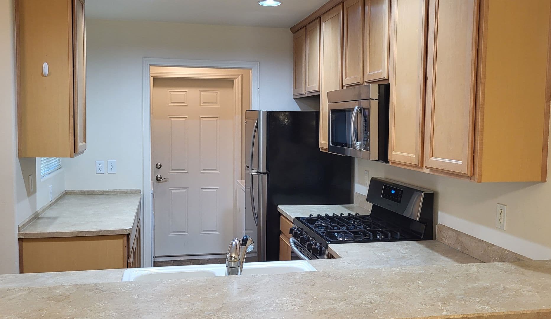Redmond Townhome: 2012-2038 SW Salmon Ave