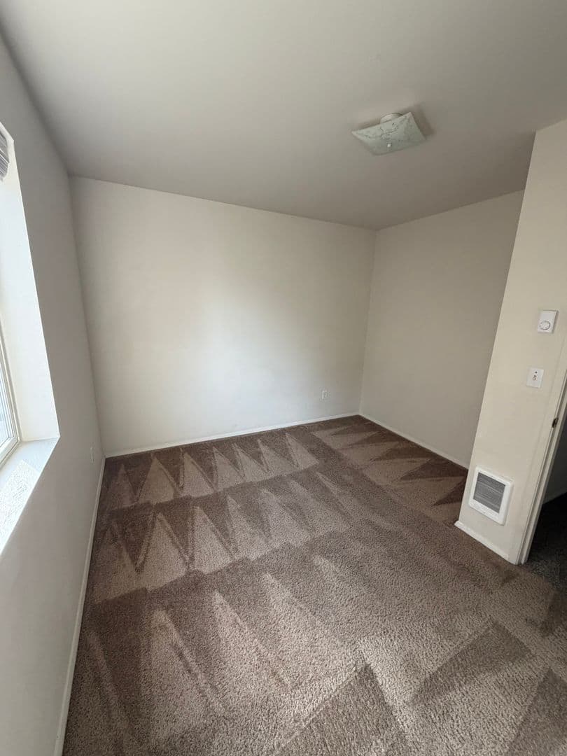 Redmond Townhome: 2053 SW Timber Ave