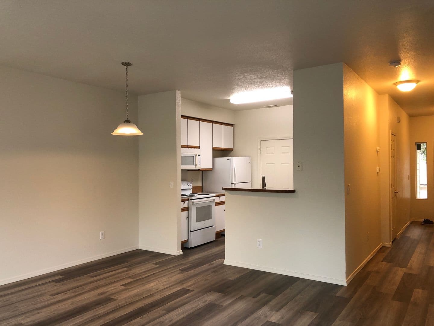 Redmond Townhome: 2002 SW Canyon Dr #7