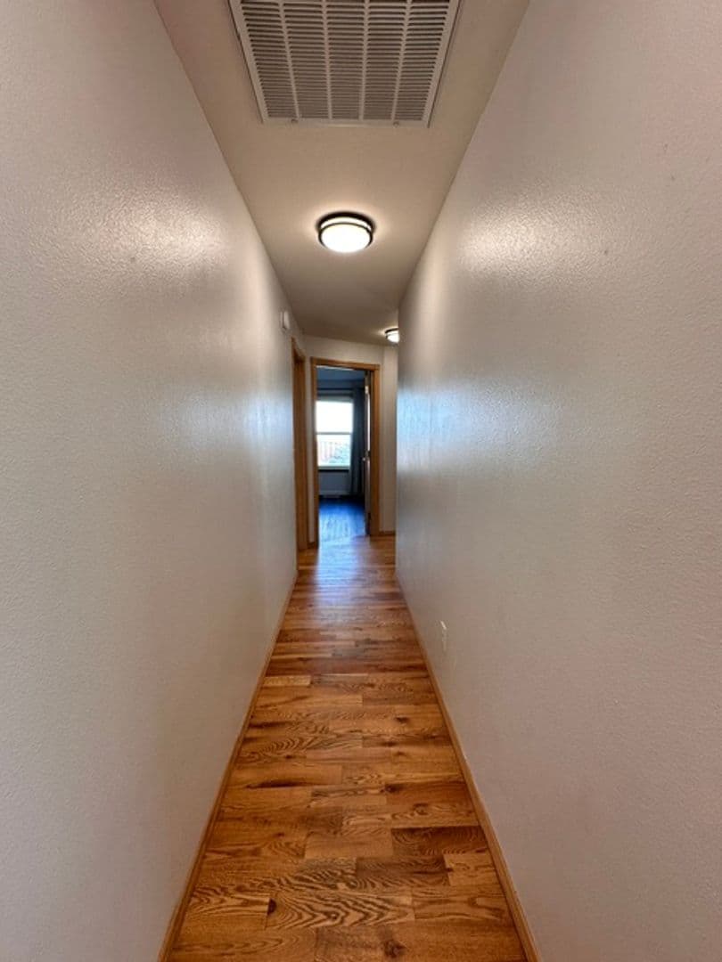 Redmond House: 3713 SW Volcano Ave