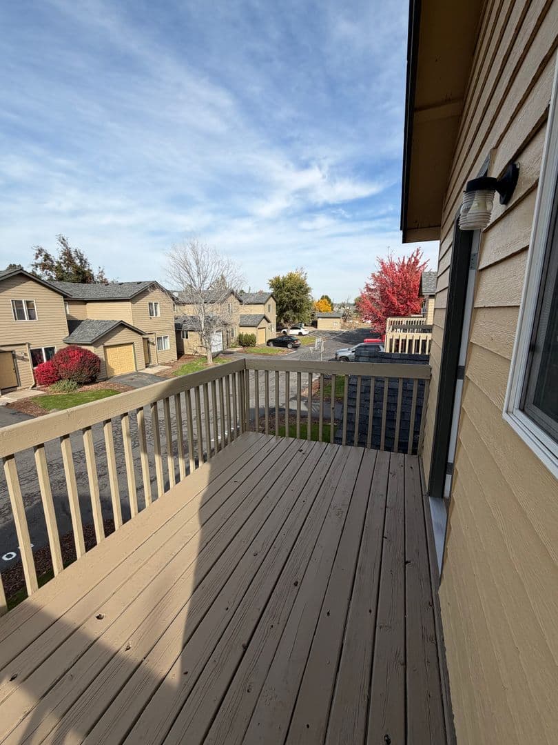 Redmond Townhome: 2053 SW Timber Ave