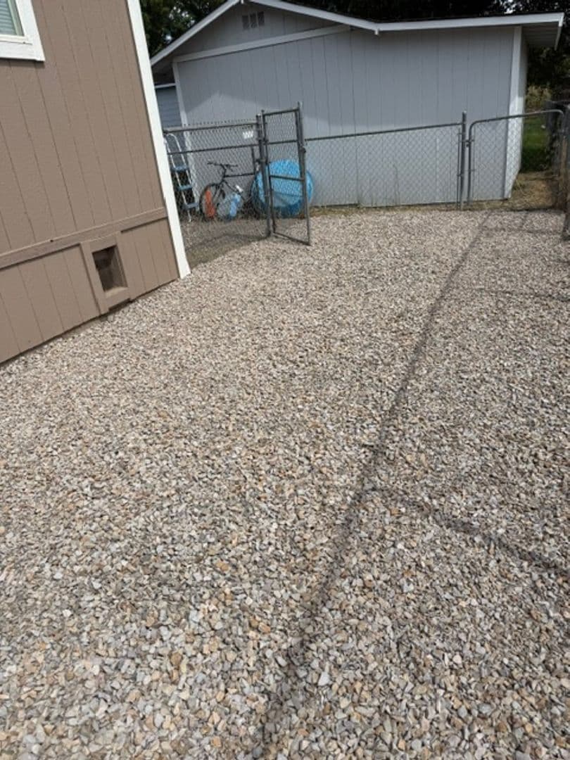 Prineville Apartment: 1020 NW 10th St