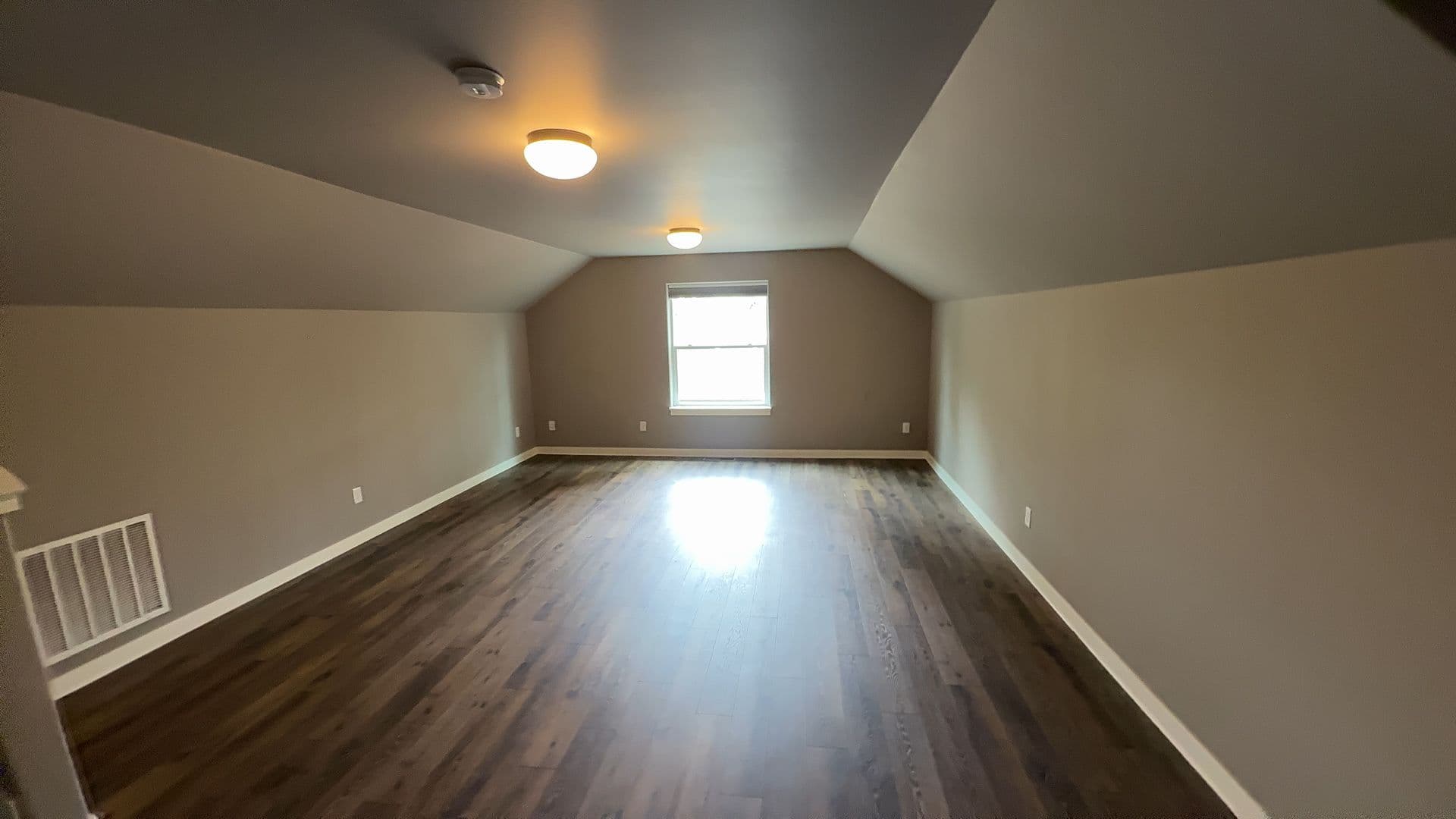 Bend House: 2728 NE Black Oak Place
