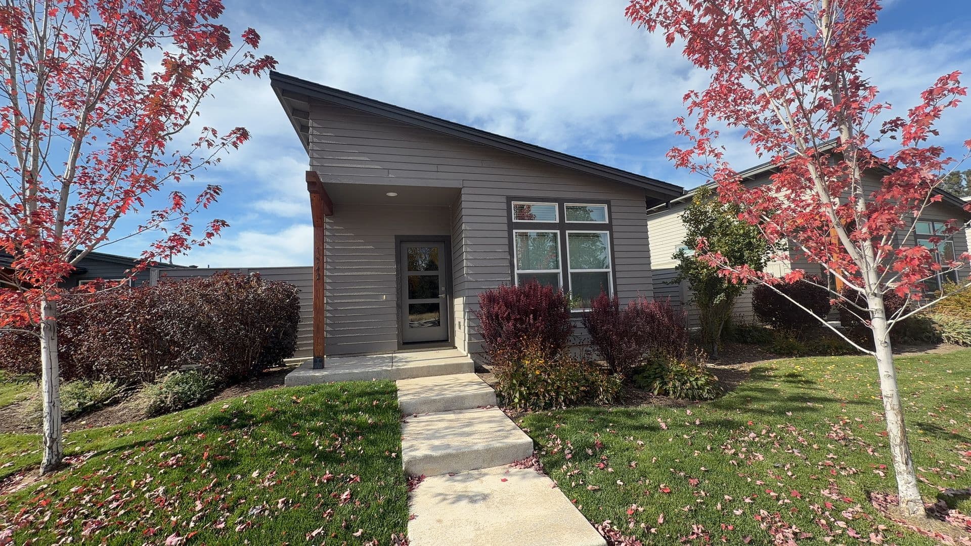 Bend House: 1542 NE Butler Market Rd