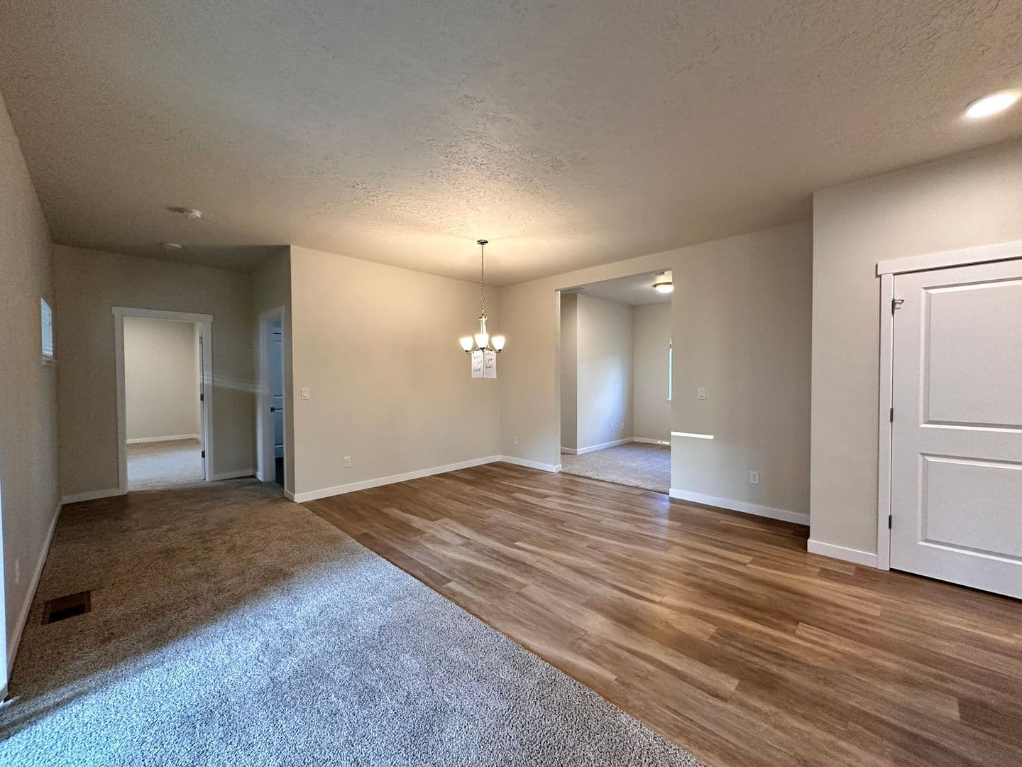 Prineville House: 742 NE Union Loop