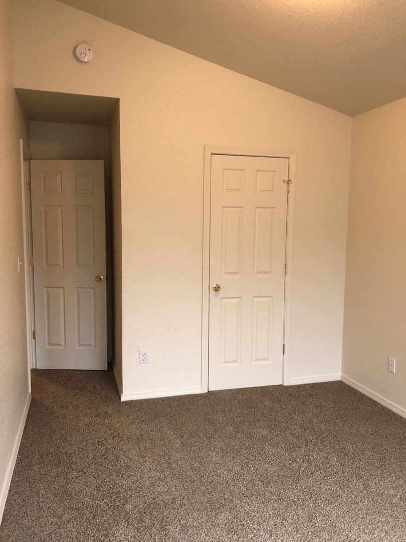 Redmond Townhome: 2002 SW Canyon Dr #7