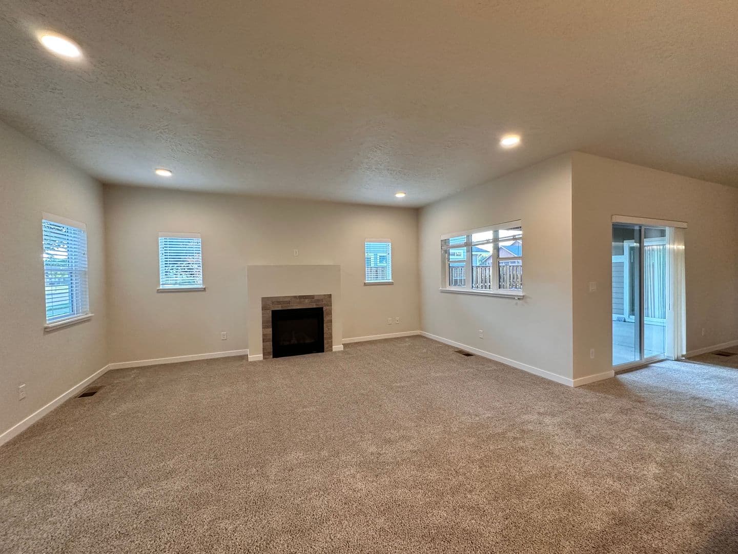 Prineville House: 742 NE Union Loop