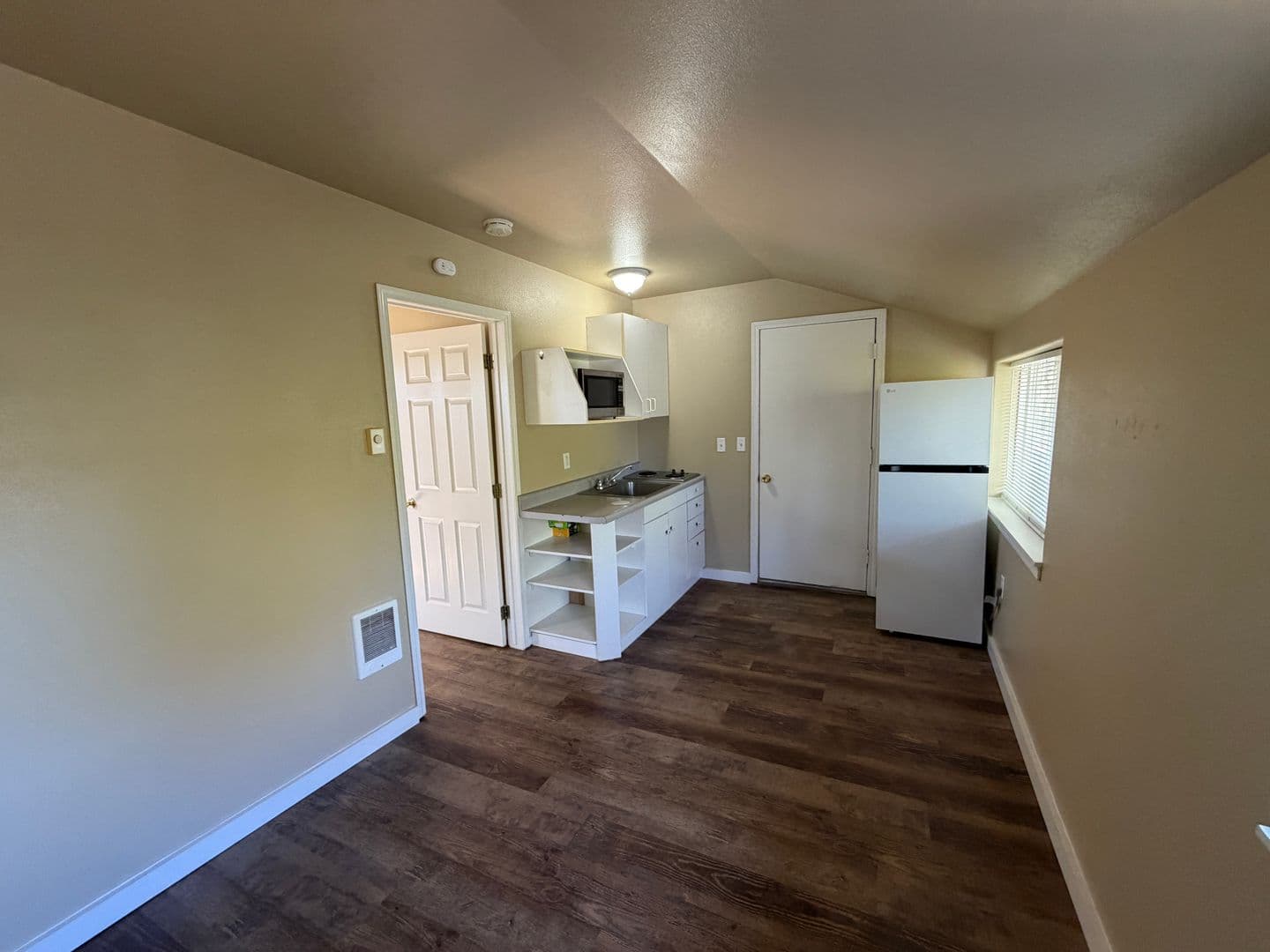 Redmond House: 947 SW 14th Street