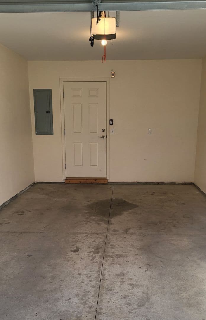 Redmond Townhome: 2012-2038 SW Salmon Ave