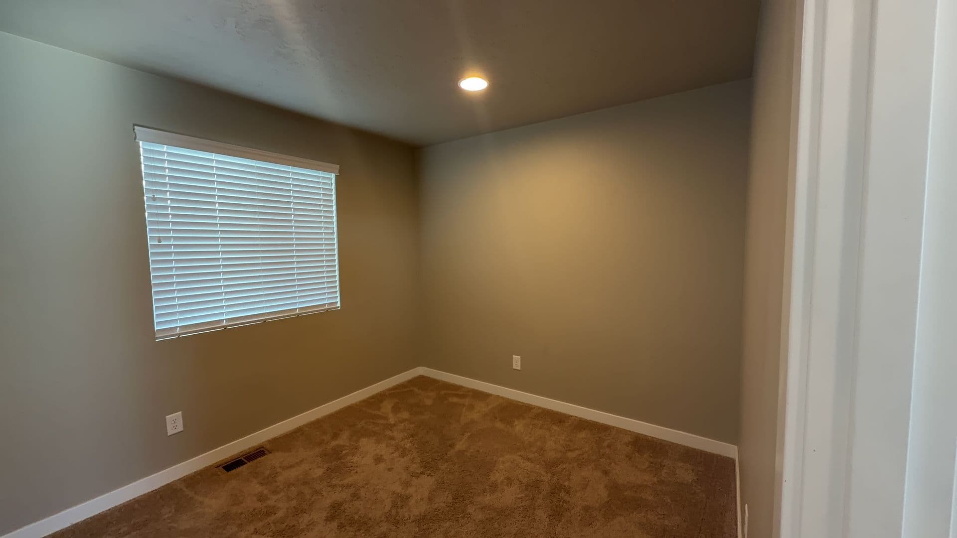 Bend House: 1542 NE Butler Market Rd