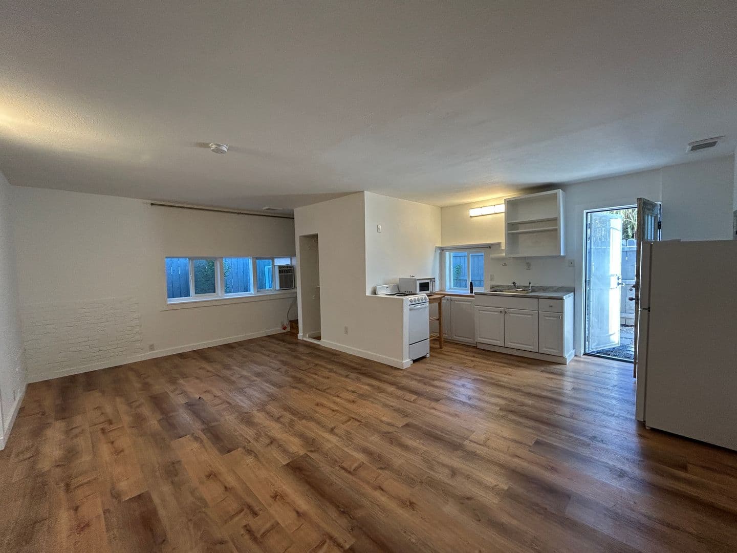 Redmond House: 218 SW 7th St