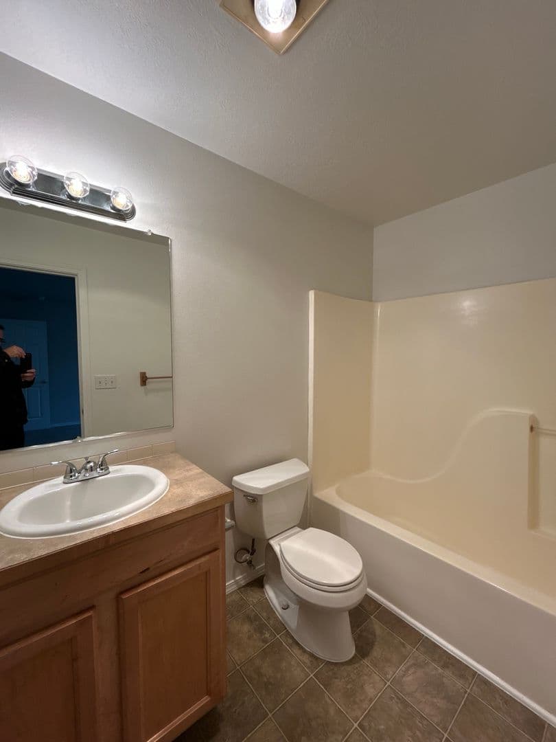 Redmond Townhome: 1954 SW Reindeer Ave.