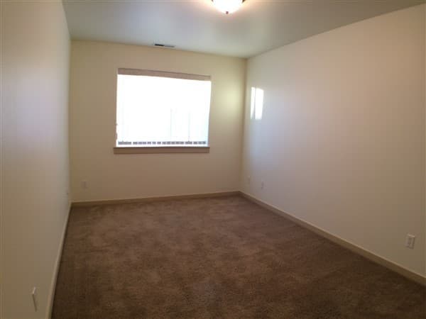 Redmond Multiplex: 2930-2932 SW Juniper Avenue