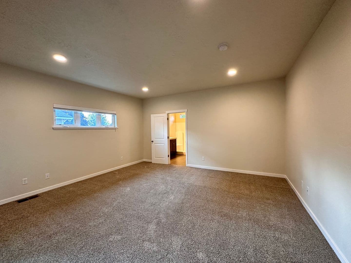 Prineville House: 742 NE Union Loop