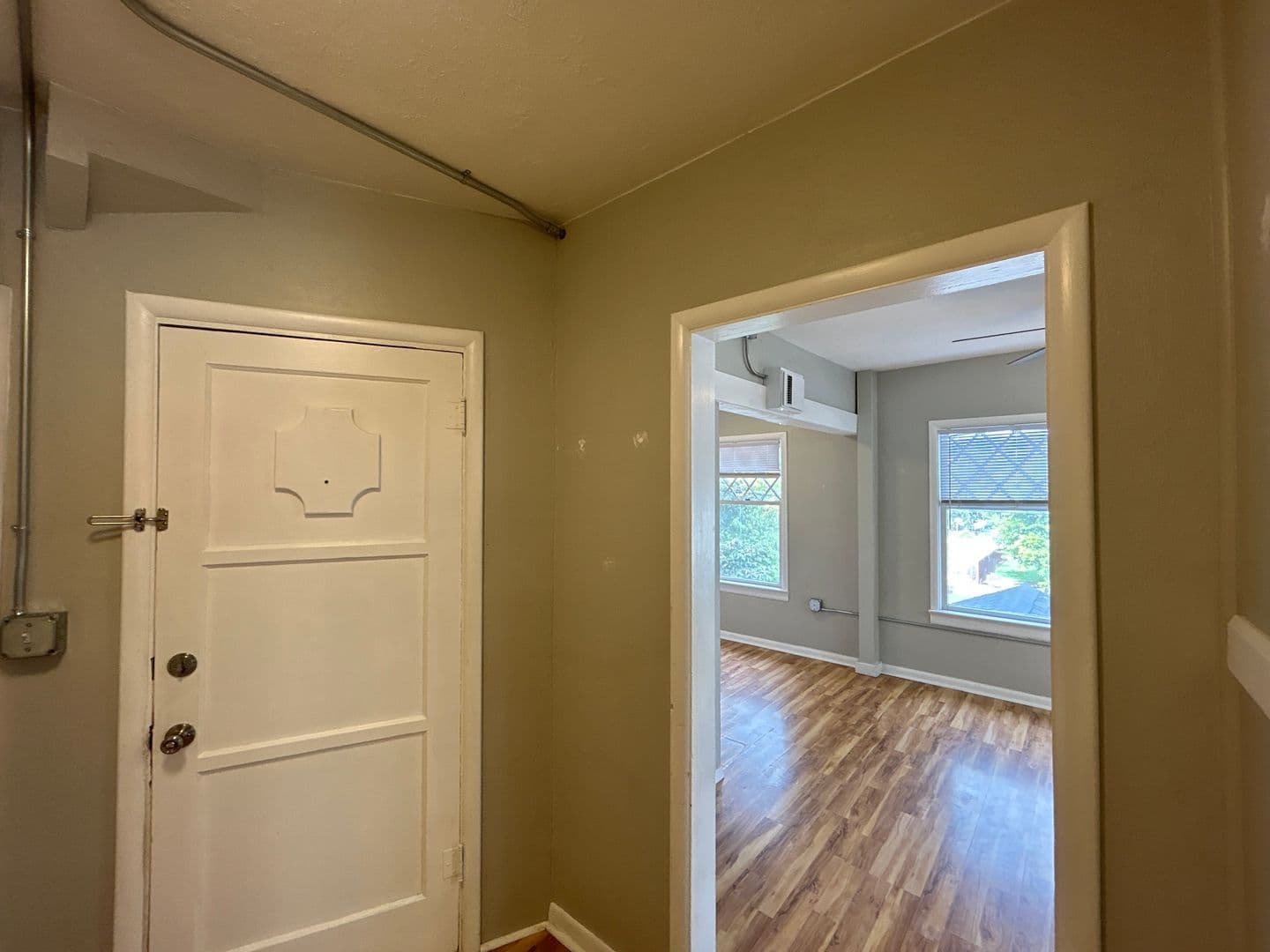 Prineville Apartment: 330 W 1st St #3