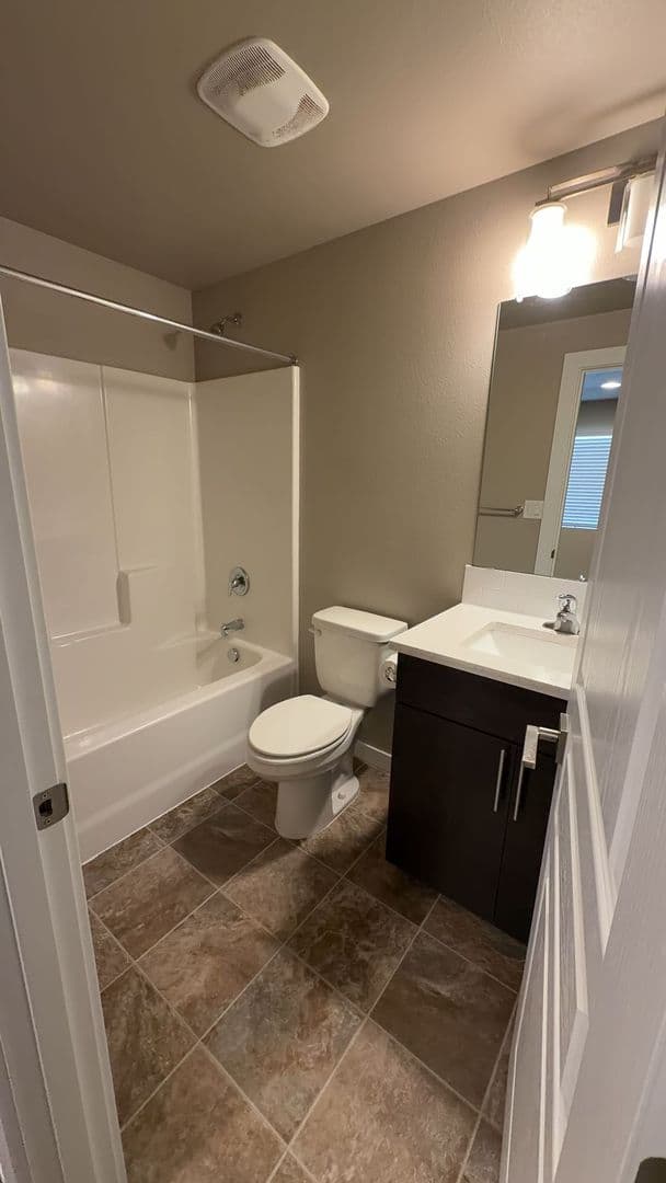 Bend House: 1542 NE Butler Market Rd