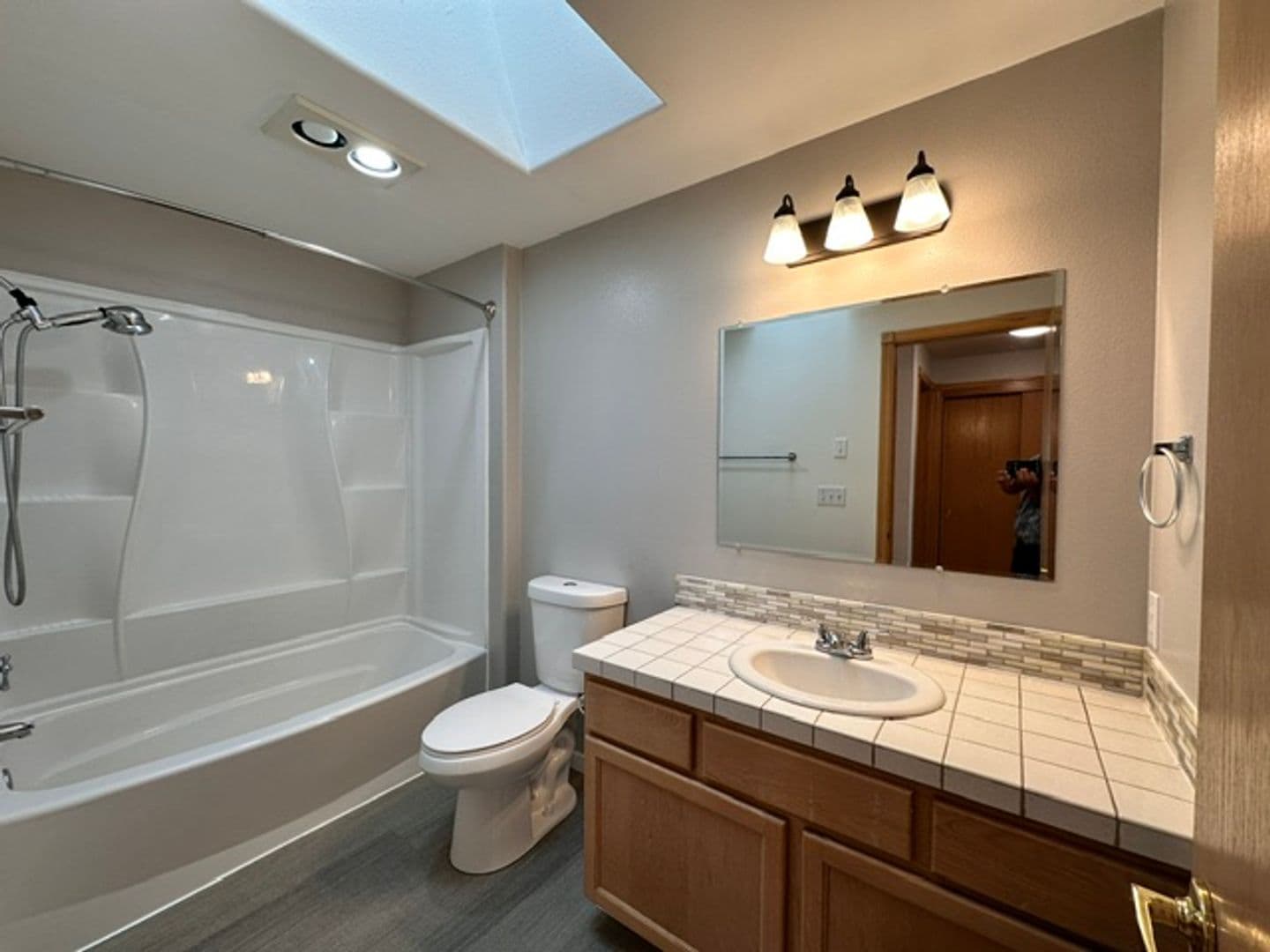 Redmond House: 3713 SW Volcano Ave