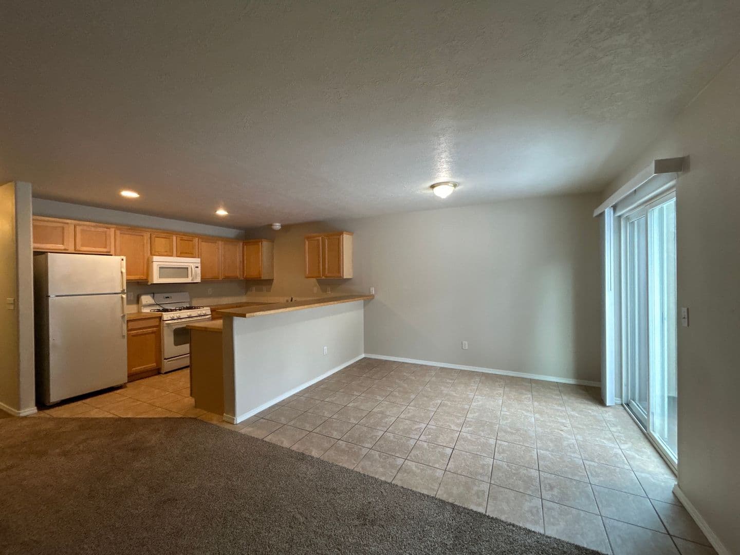 Redmond Townhome: 1954 SW Reindeer Ave.