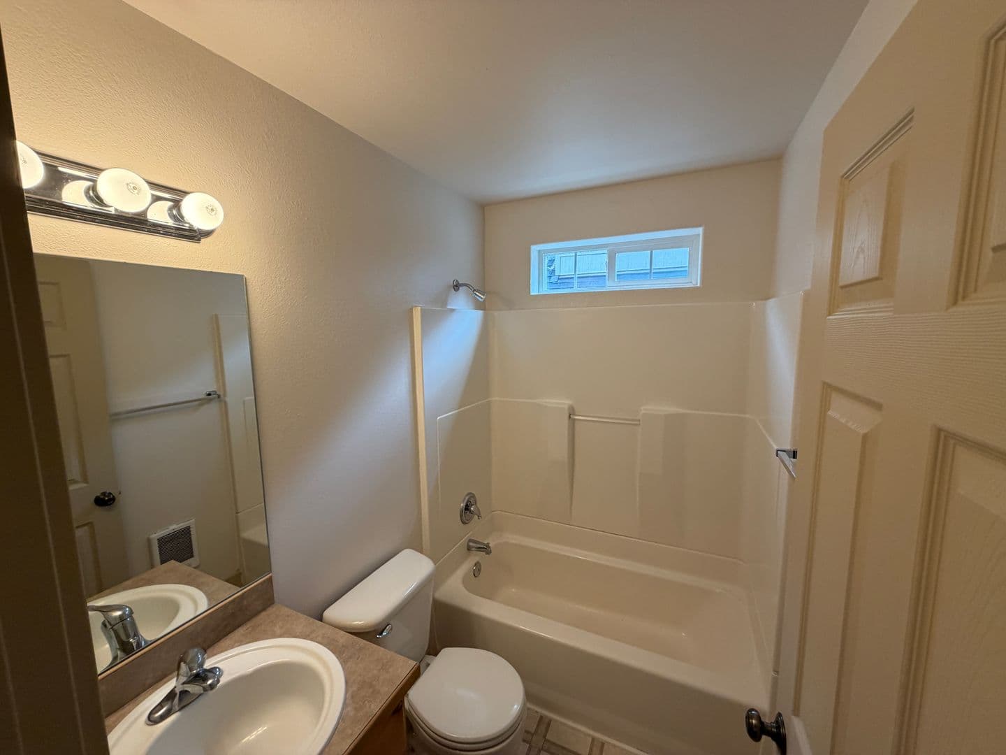 Bend Multiplex: 1754 NE Lotus Drive