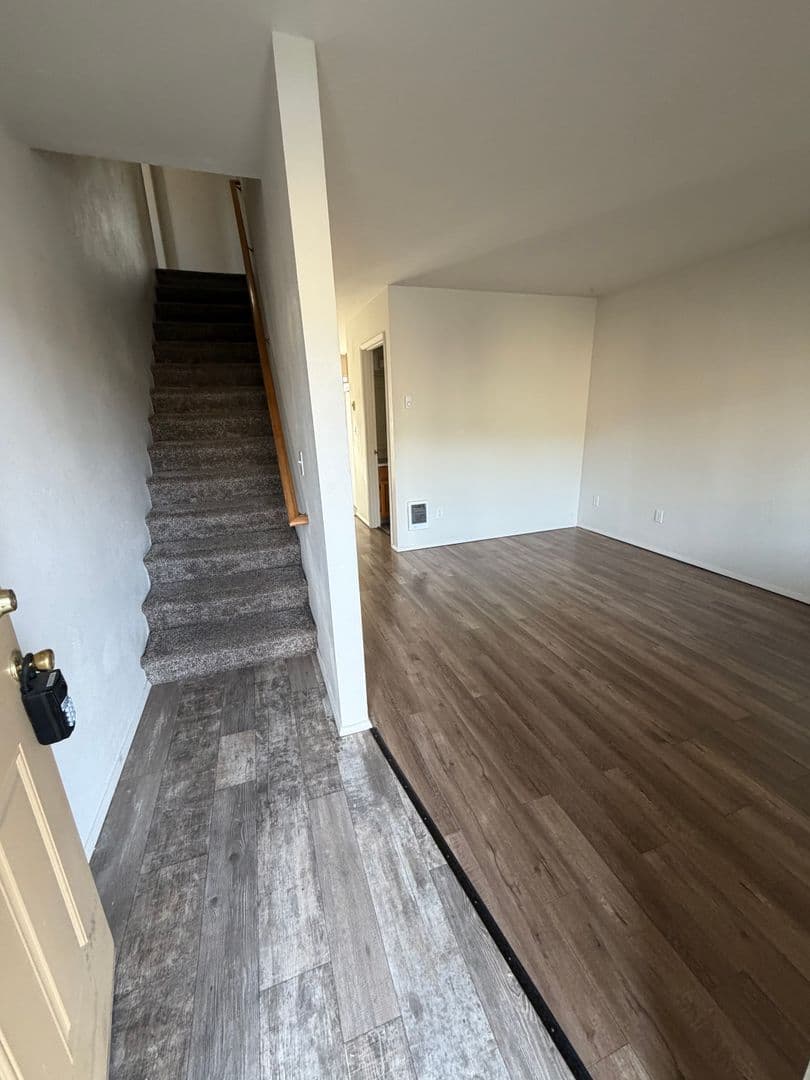 Redmond Townhome: 2053 SW Timber Ave