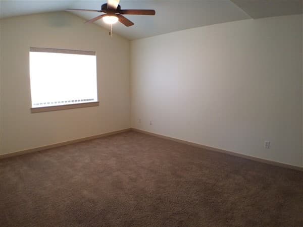 Redmond Multiplex: 2930-2932 SW Juniper Avenue
