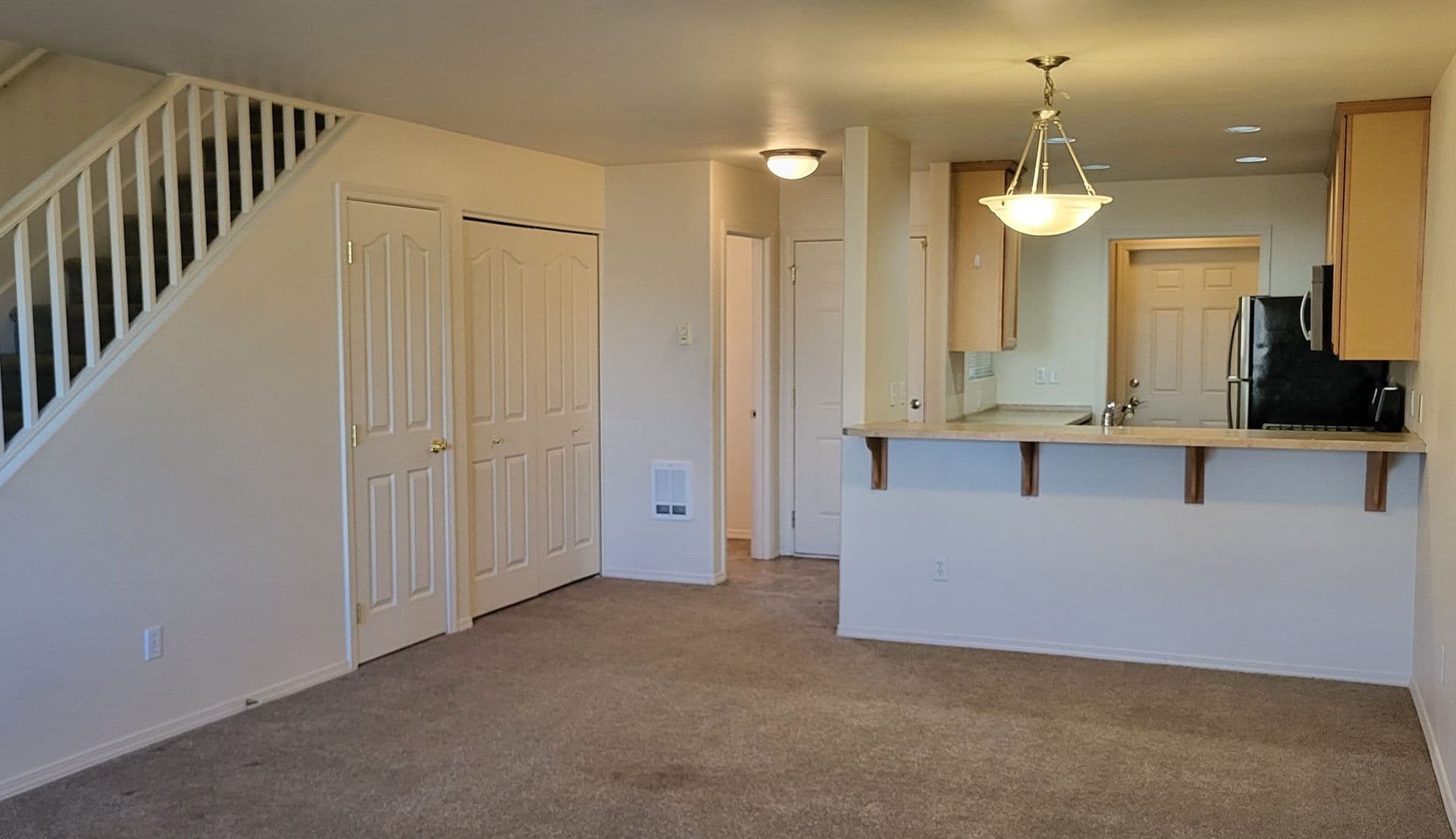 Redmond Townhome: 2012-2038 SW Salmon Ave